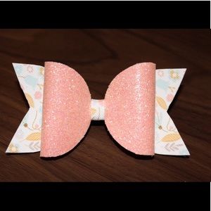 Peach floral bow with alligator clip